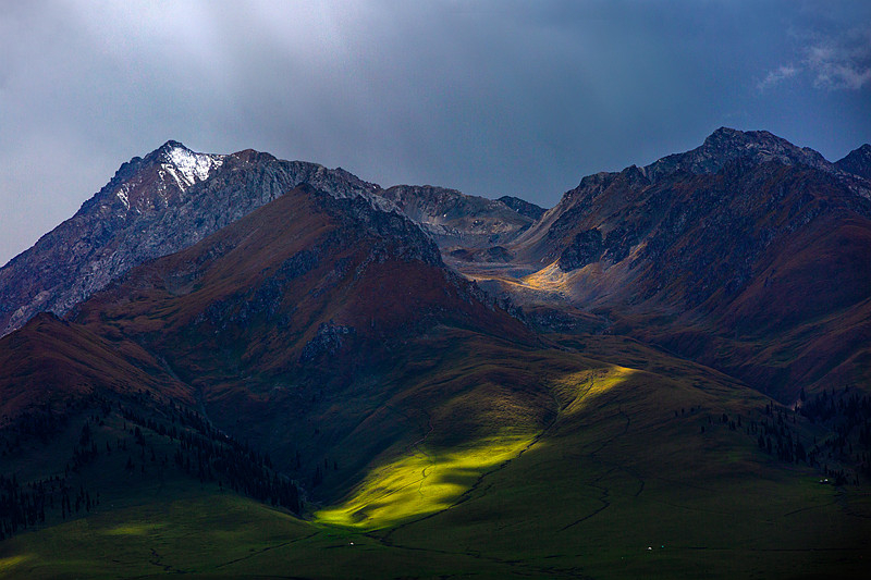 2N3A5134《山颠之光》（2023.9.11摄于新疆那拉提高山草原）h.jpg