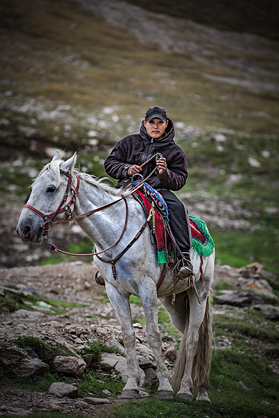 2N3A5157《游牧汉子》（2023.9.11摄于新疆那拉提高山草原雪莲谷景点）h.jpg