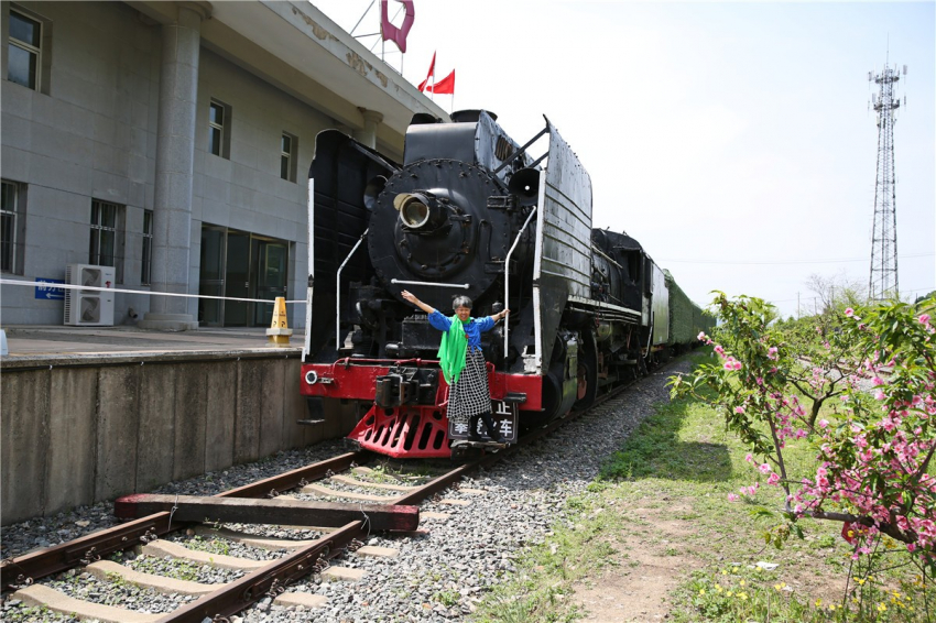 丹东河口观光小火车图片